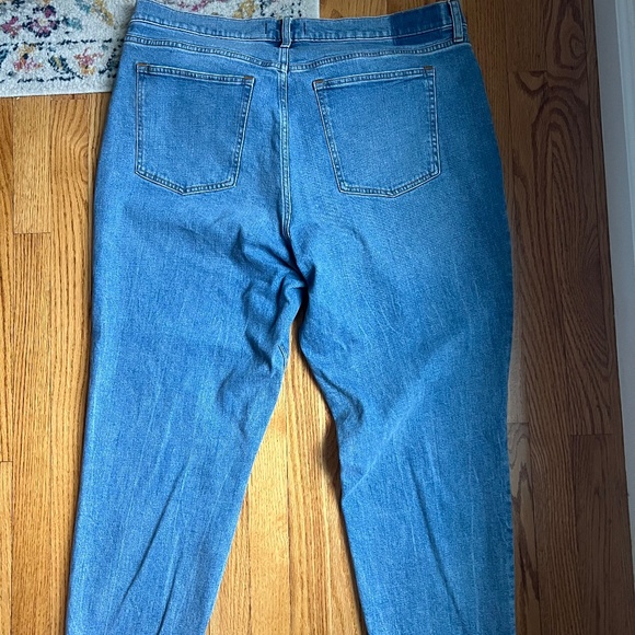 Abercrombie Fitch The Mom High Rise Jeans Womens 35/20R Blue Light Wash Stretch - Picture 2 of 3